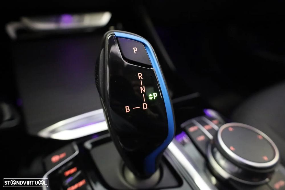 BMW iX3 Inspiring — fotografia 36