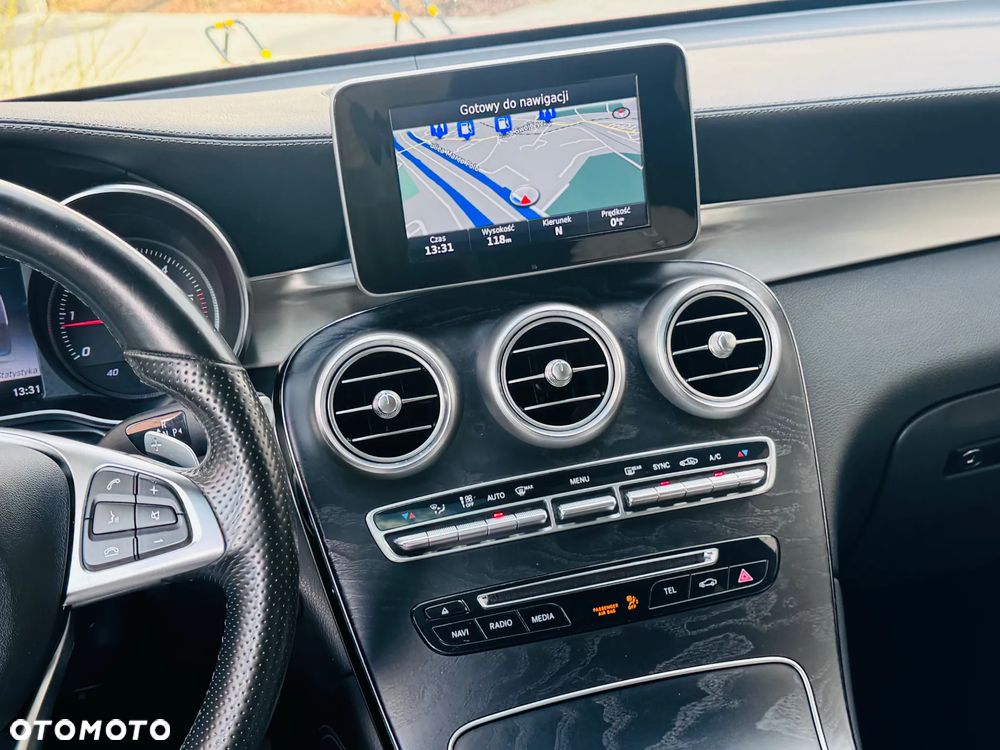 Mercedes-Benz GLC - 32