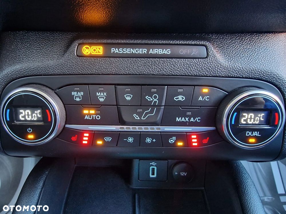 Ford Focus 2.0 EcoBlue Titanium X - 26