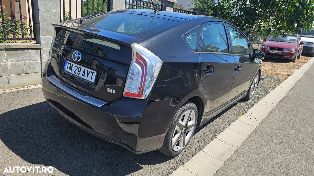 Toyota Prius (Hybrid) Sol - 3