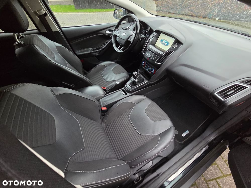 Ford Focus 1.0 EcoBoost Titanium - 5