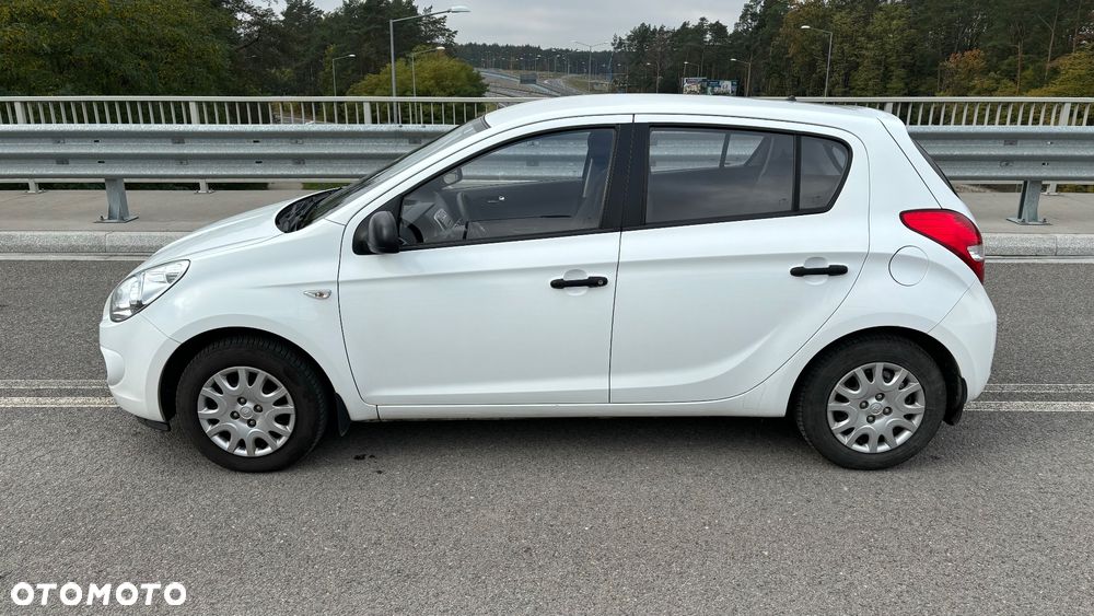 Hyundai I20 2011 photo 2