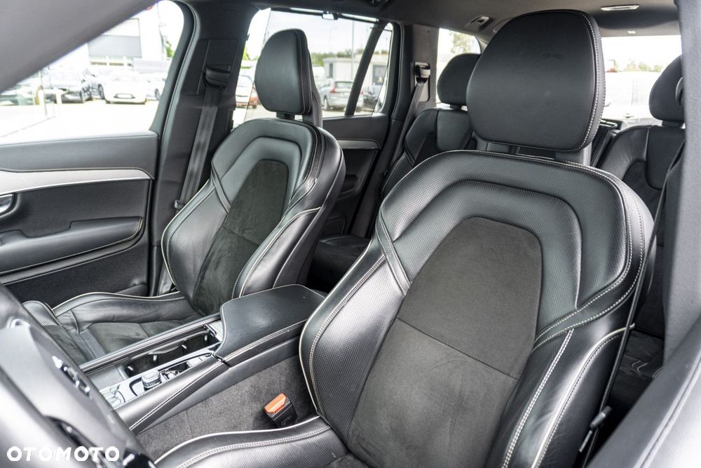 Volvo XC 90 - 8