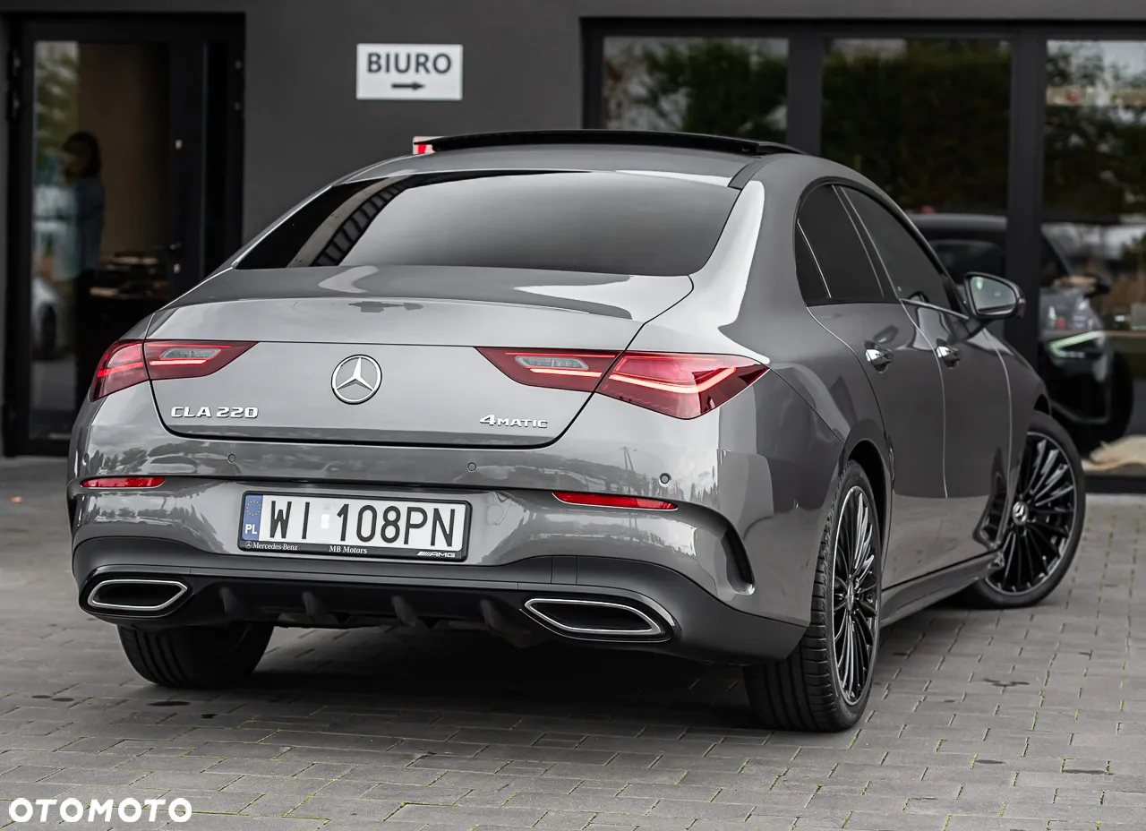Mercedes-Benz CLA 220 4-Matic AMG Line 7G-DCT - 12