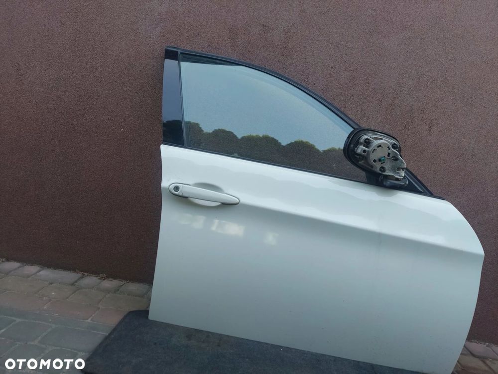 BMW 3 E90 E91 2008 Drzwi przednie