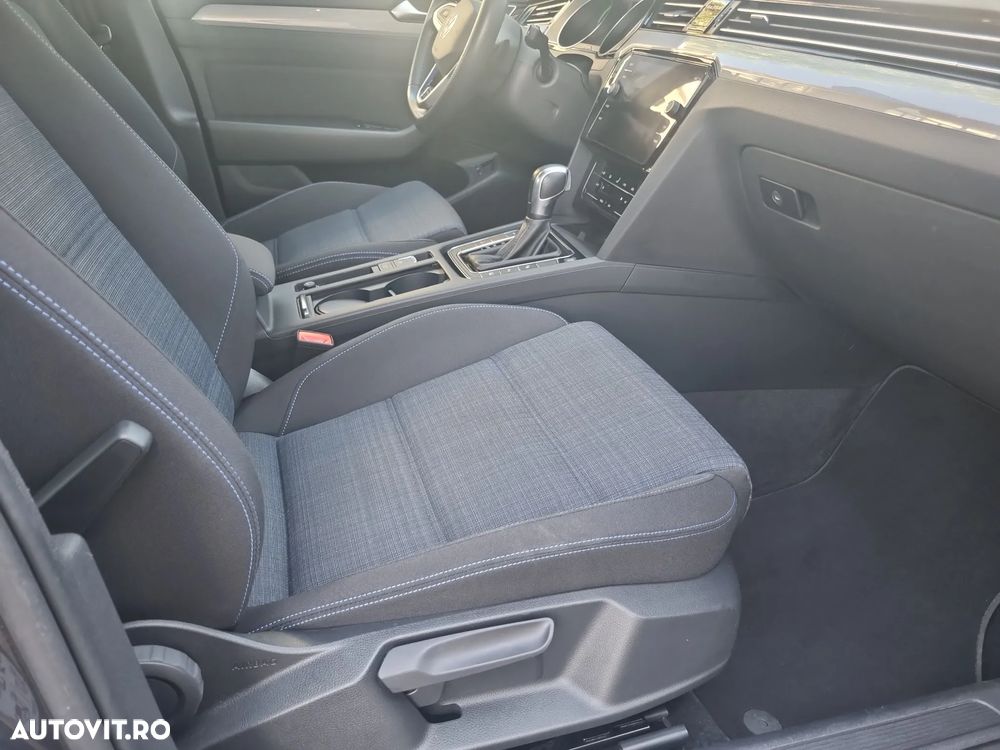 Volkswagen Passat - 12