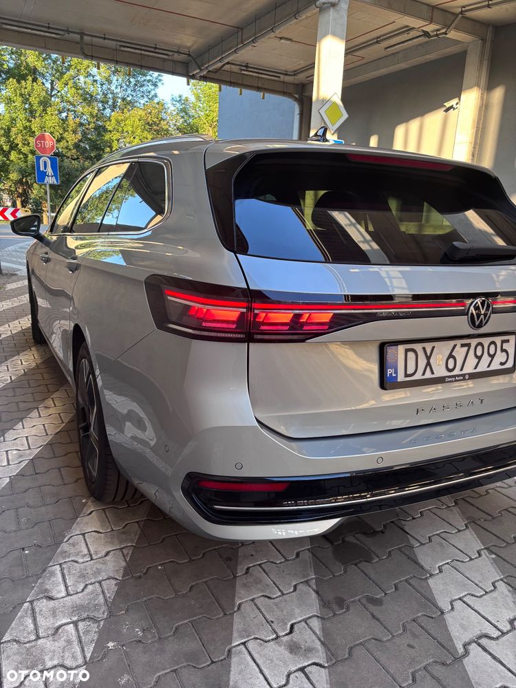 Volkswagen Passat - 4