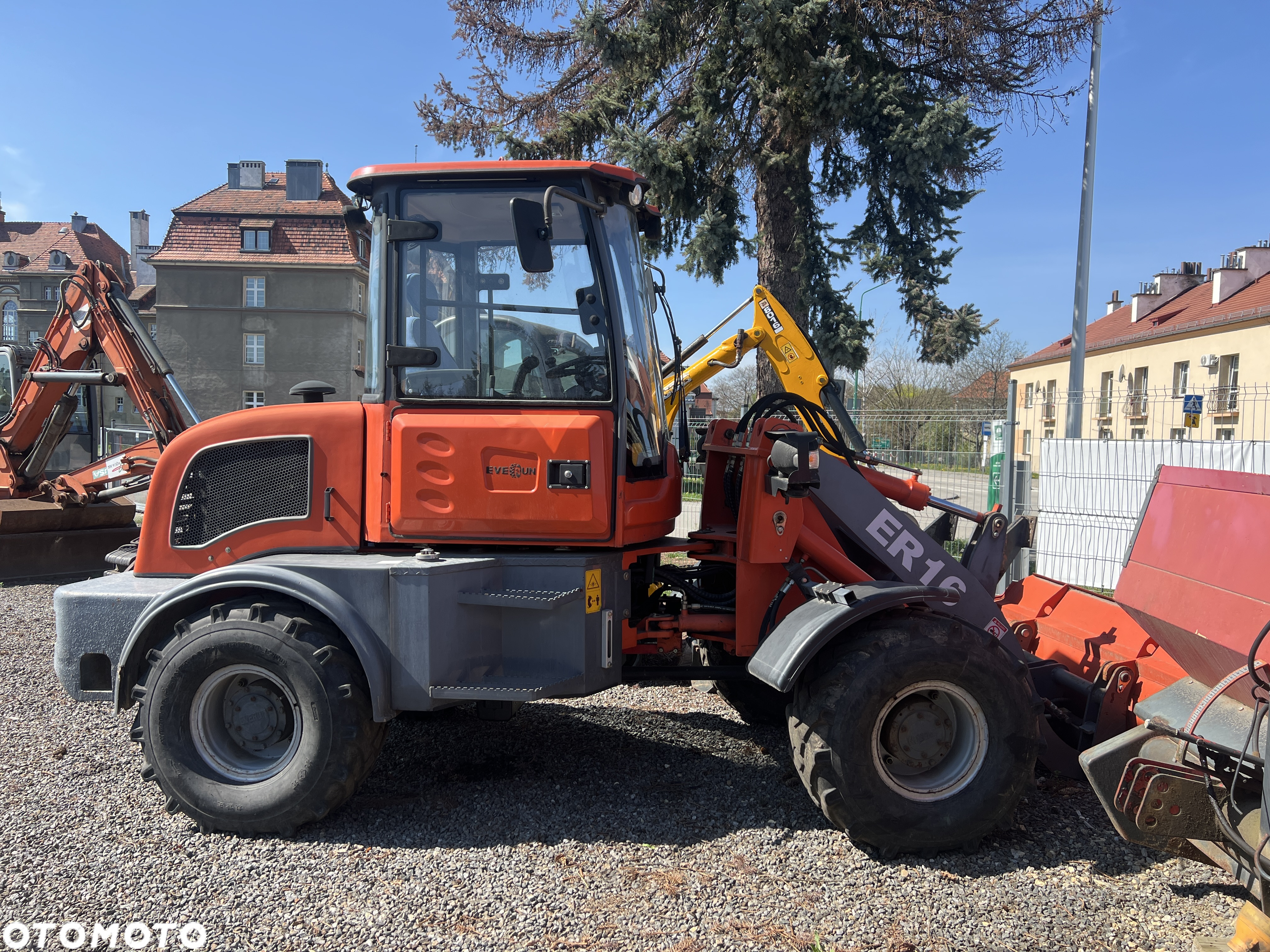 JCB 8016 - 10