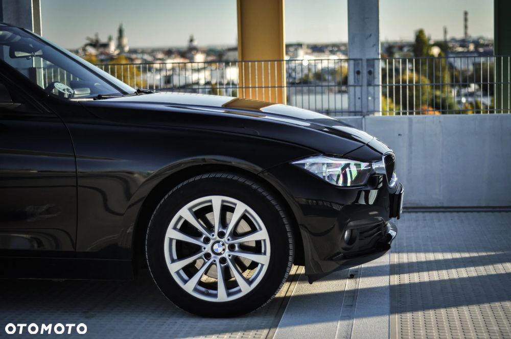 BMW Seria 3 320i Edition Luxury Line Purity - 4