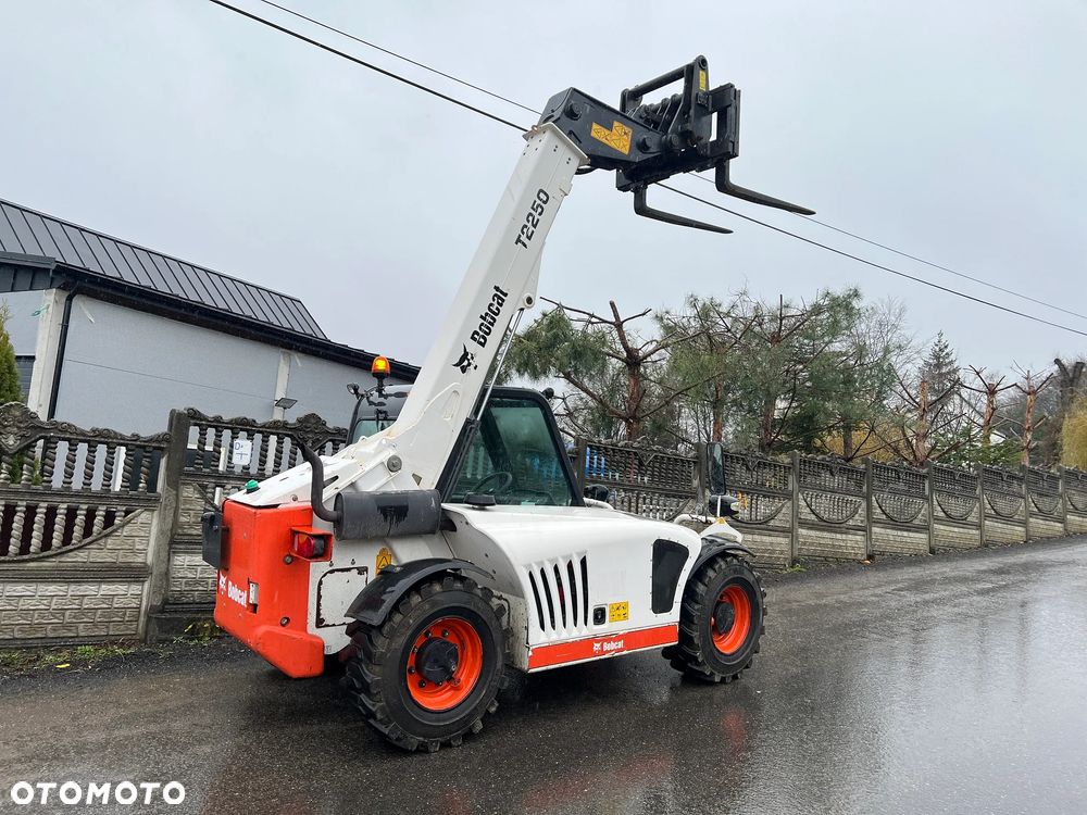 Bobcat T2250 | Ładowarka Teleskopowa | BOBCAT T 2250 | Udźwig 2200 kG | 5 Metrów | Nowe Opony | w Oryginale | Stan IDEALNY | Miniładowarka | 6 Metrów | - 10