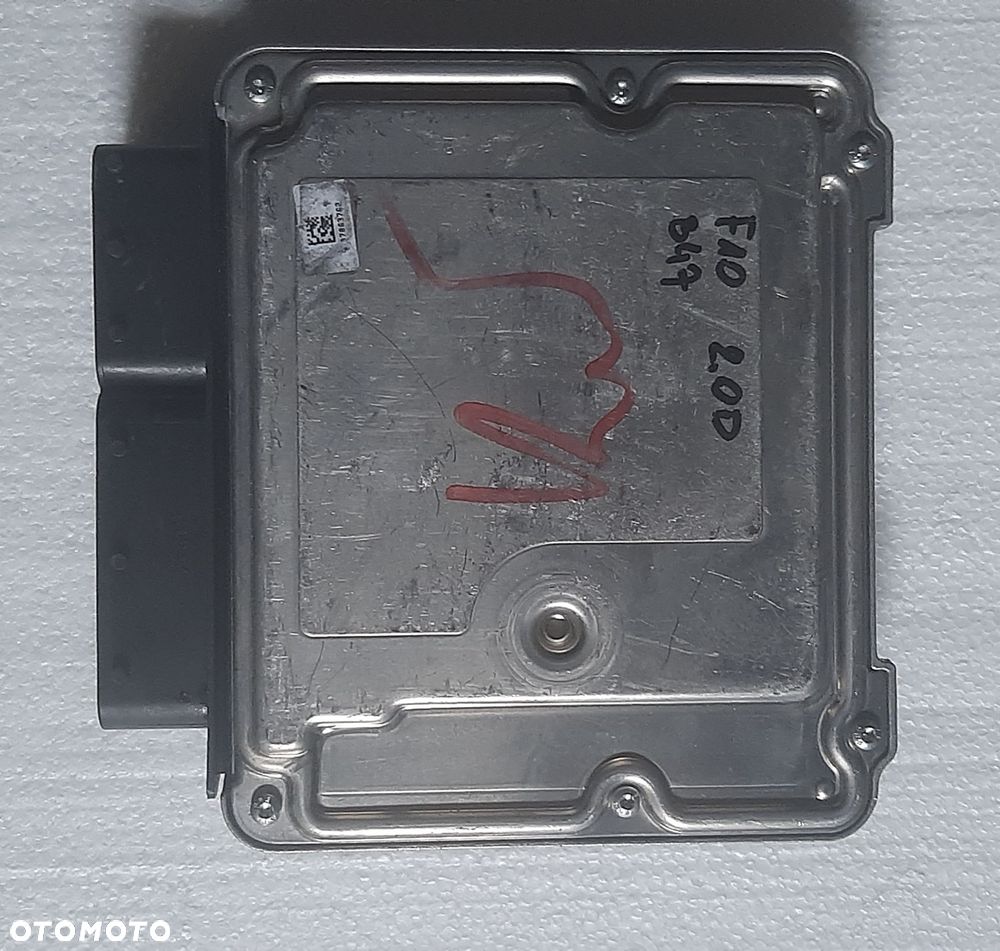 Sterownik silnika BMW  F10 F11 DDE 8577764 - 2