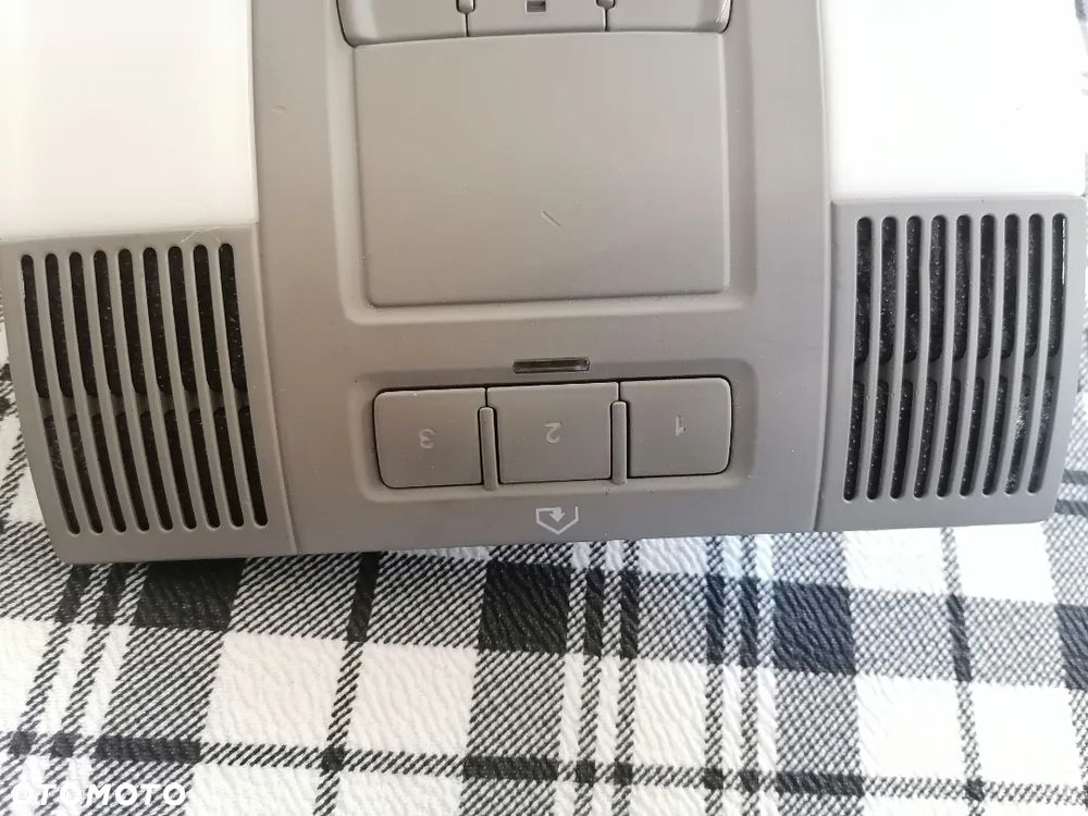 Lampka Podsufitki Link Home Pamięć Bram Audi A8 D3 - 2