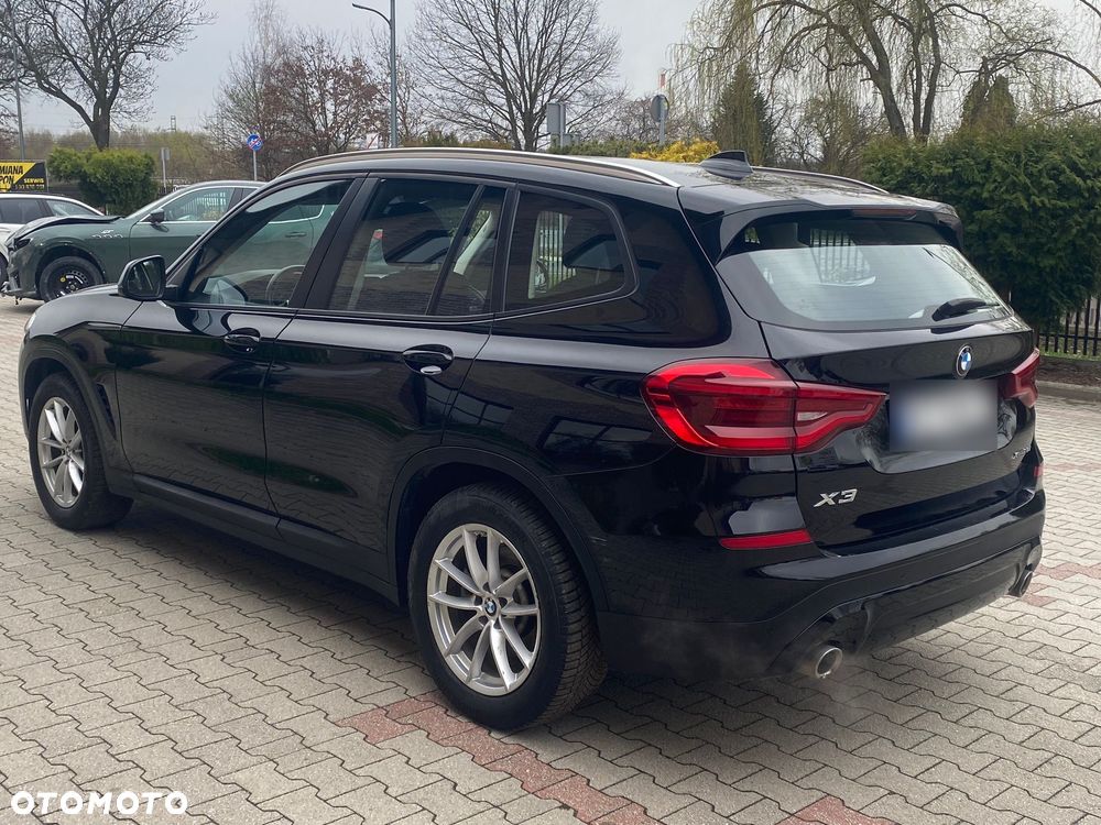 BMW X3 xDrive20i Advantage - 12