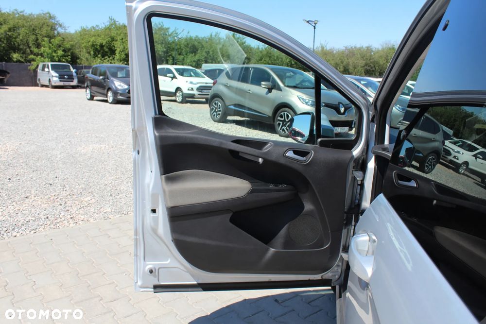 Ford Tourneo Courier 1.0 EcoBoost S&S Titanium - 13