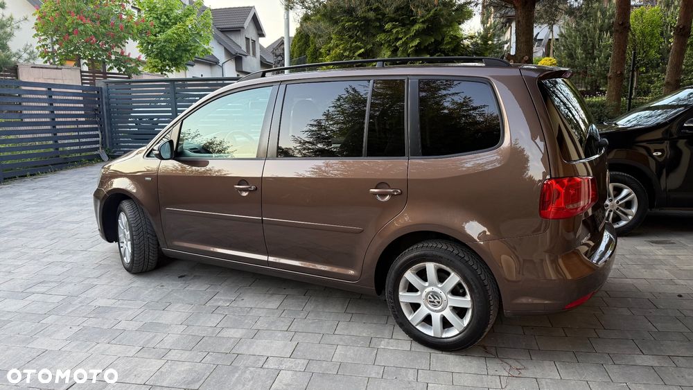 Volkswagen Touran 2.0 TDI DPF STYLE - 10