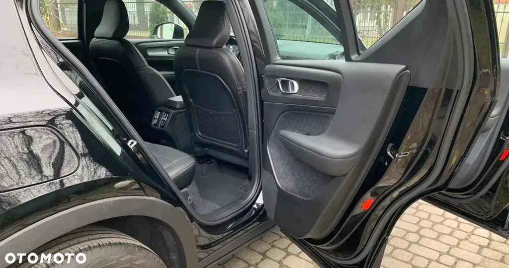 Volvo XC 40 T4 AWD R-Design - 31