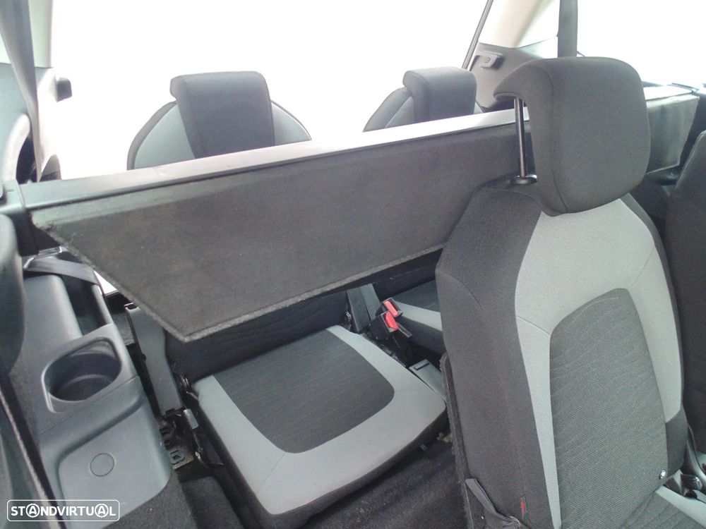 Citroën C4 Grand Picasso 1.6 e-HDi Intensive — fotografia 19