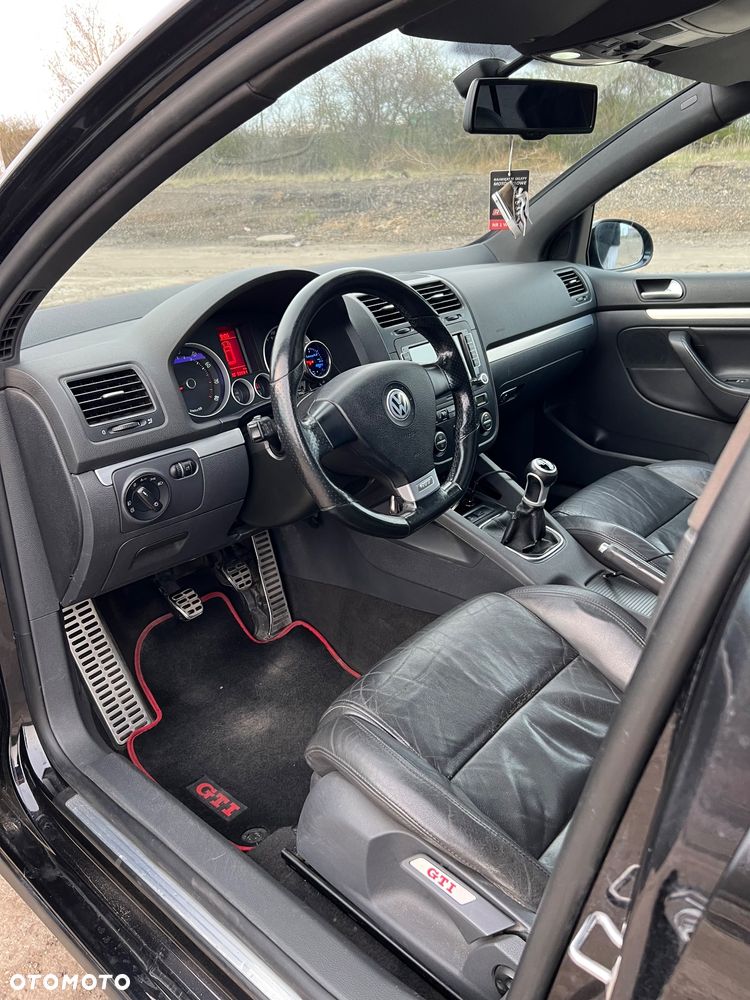 Volkswagen Golf - 10