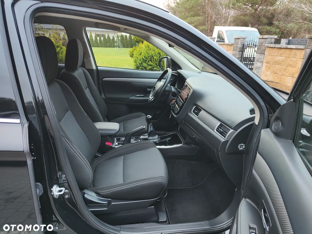 Mitsubishi Outlander 2.0 2WD Invite - 8