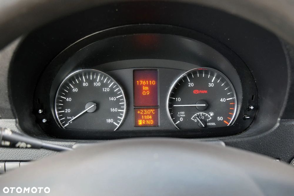 Mercedes-Benz Sprinter 319 - 8