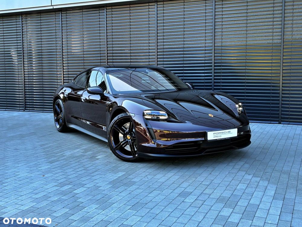Porsche Taycan - 8