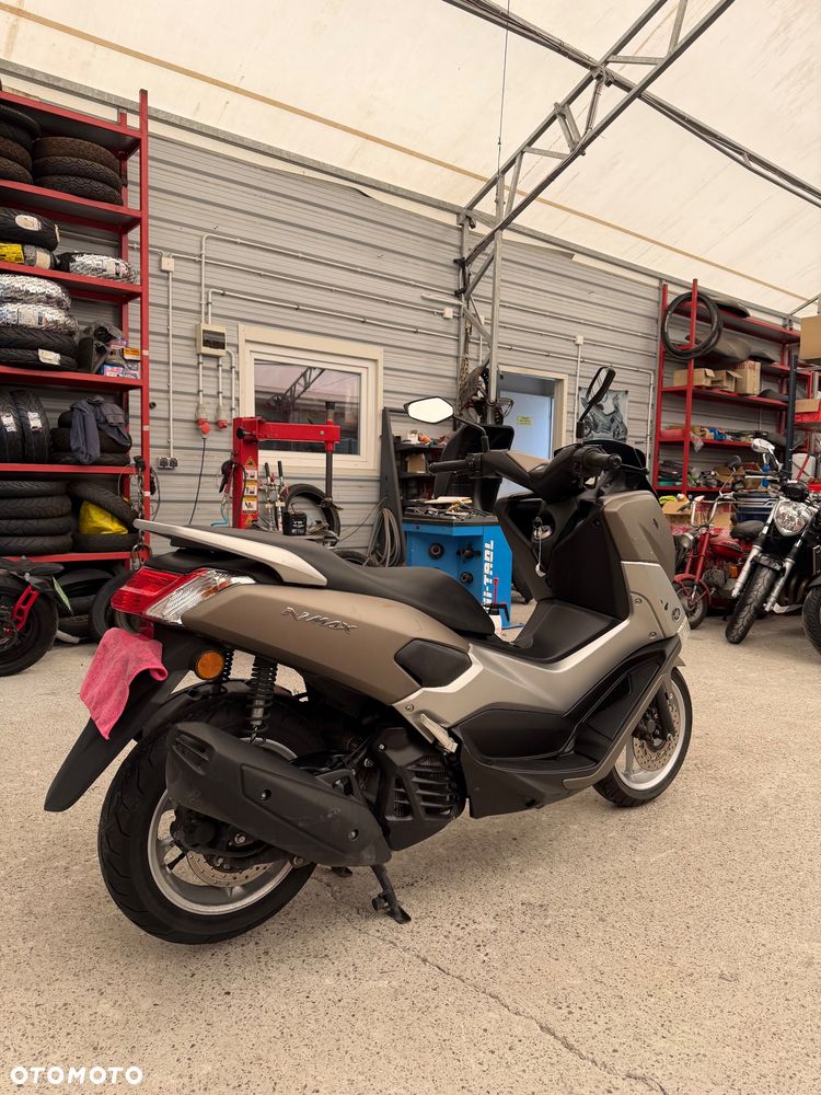 Yamaha NMAX - 7