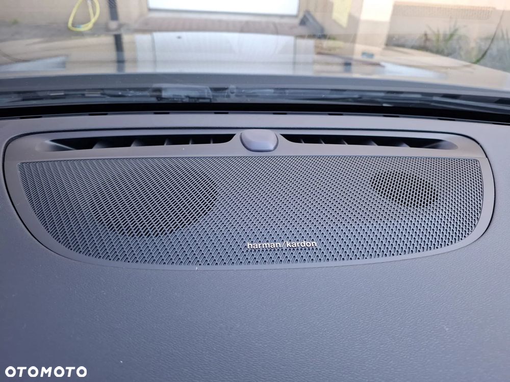 Volvo V60 D3 R-Design - 19