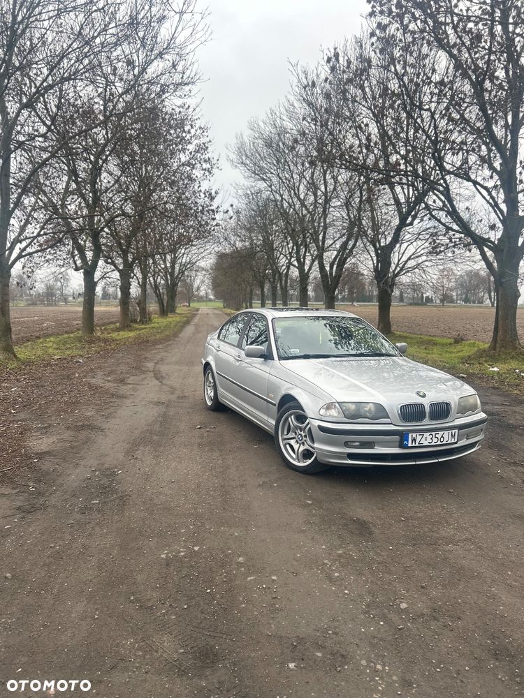 BMW Seria 3 328i - 1