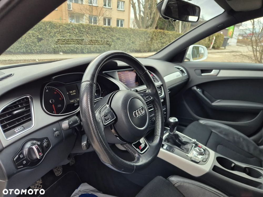 Audi A4 Avant 2.0 TDI DPF quattro S line Sportpaket - 17