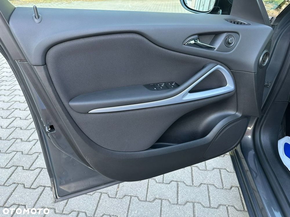 Opel Zafira - 10