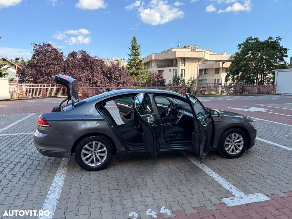 Volkswagen Passat - 16