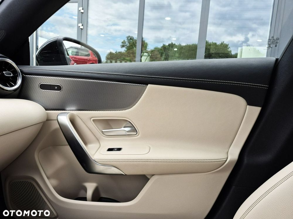 Mercedes-Benz CLA 200 7G-DCT Edition Progressive Line - 41