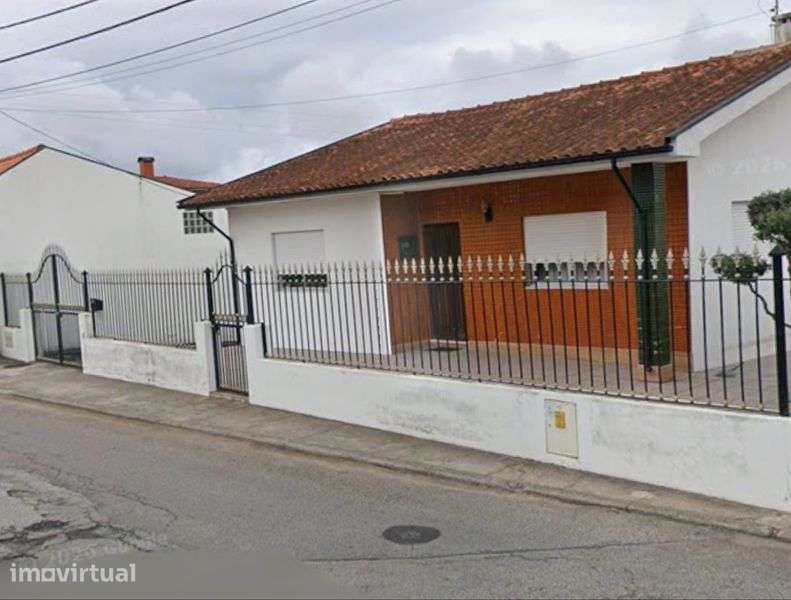 Moradia T3 a cinco minutos de Espinho e Feira - Grande imagem: 2/3