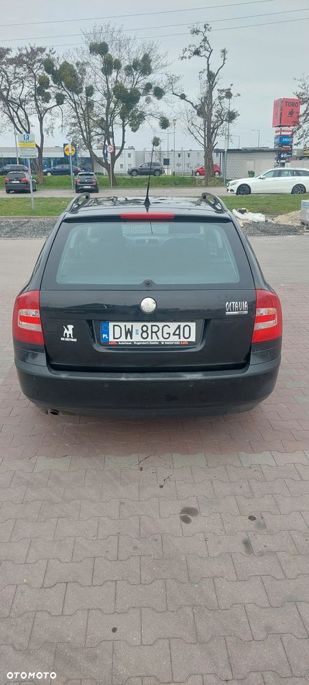 Skoda Octavia 1.6 Ambiente - 3