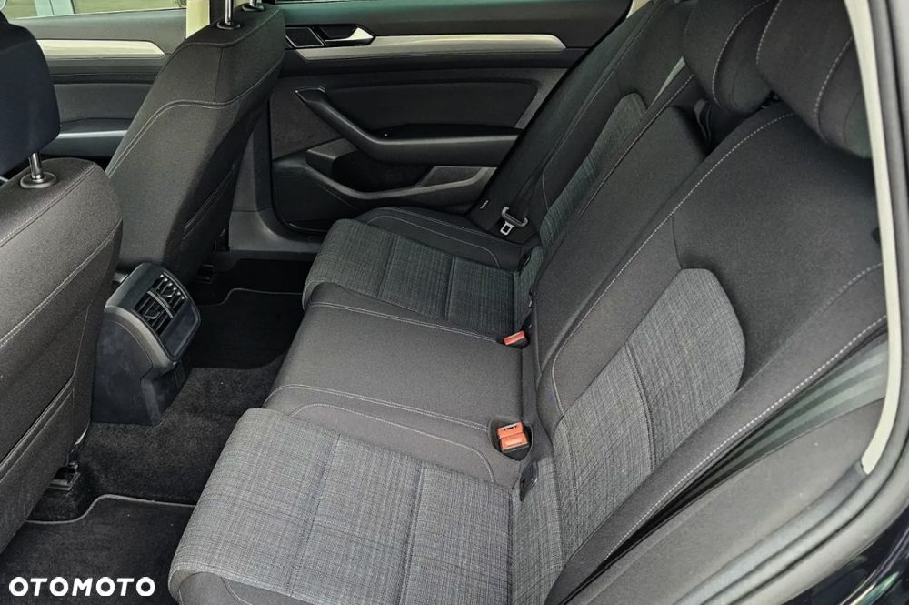 Volkswagen Passat Variant 2.0 TDI EVO Business DSG - 12