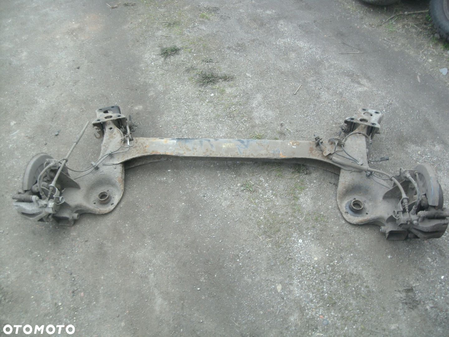 BELKA OŚ TYŁ ZAWIESZENIE FIAT STILO HB 3D 5D - 2