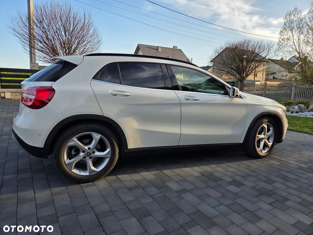 Mercedes-Benz GLA - 6