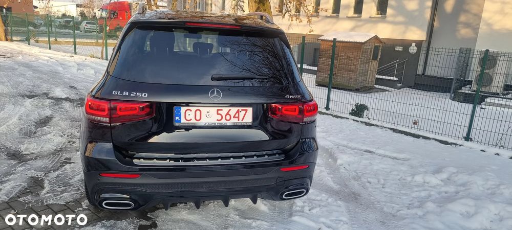 Mercedes-Benz GLB 250 4Matic 8G-DCT AMG Line - 9