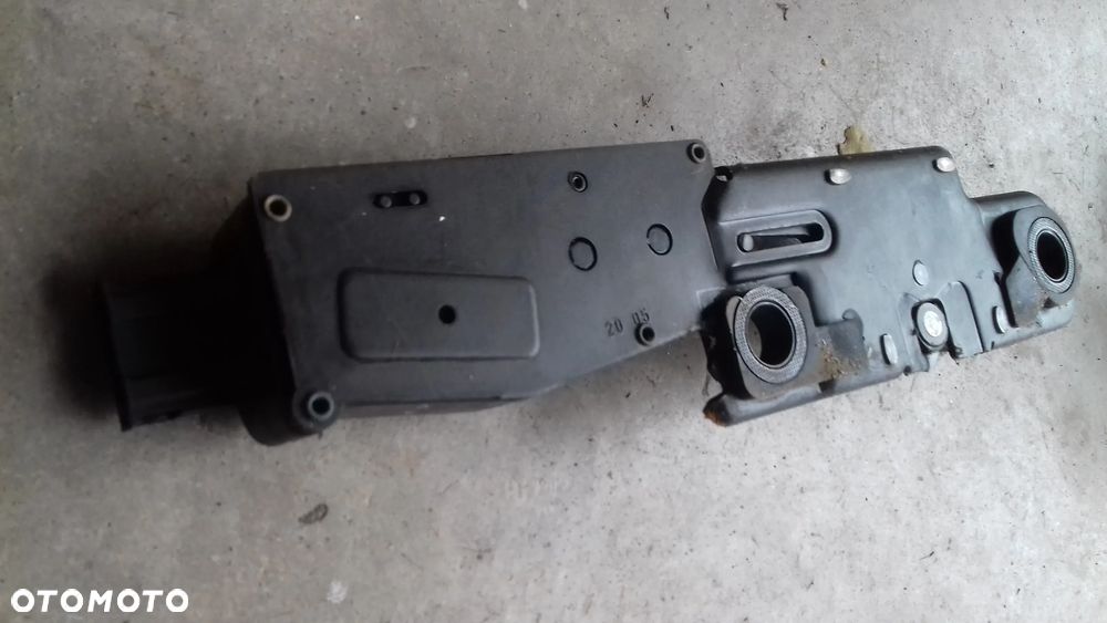 zamek rygiel dociąg bagażnika 4F9827383A A6 C6 kombi - 5