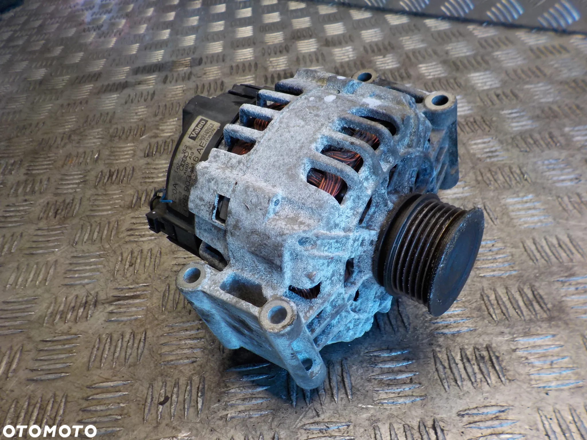 AUDI A4 B6 2.0B ALTERNATOR 06B903016AE - 3