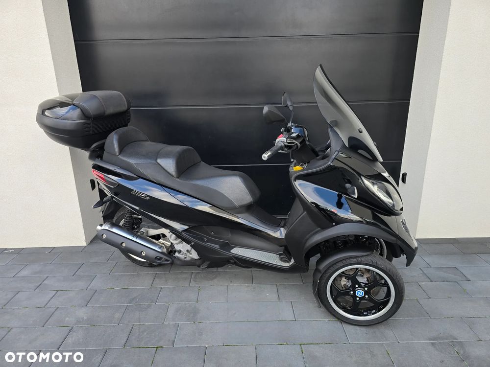 Piaggio MP-3 - 9