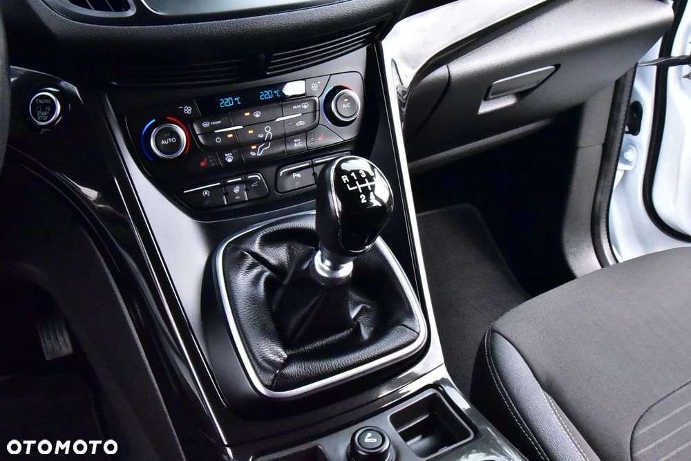 Ford Kuga 2.0 TDCi 4x4 Titanium - 21