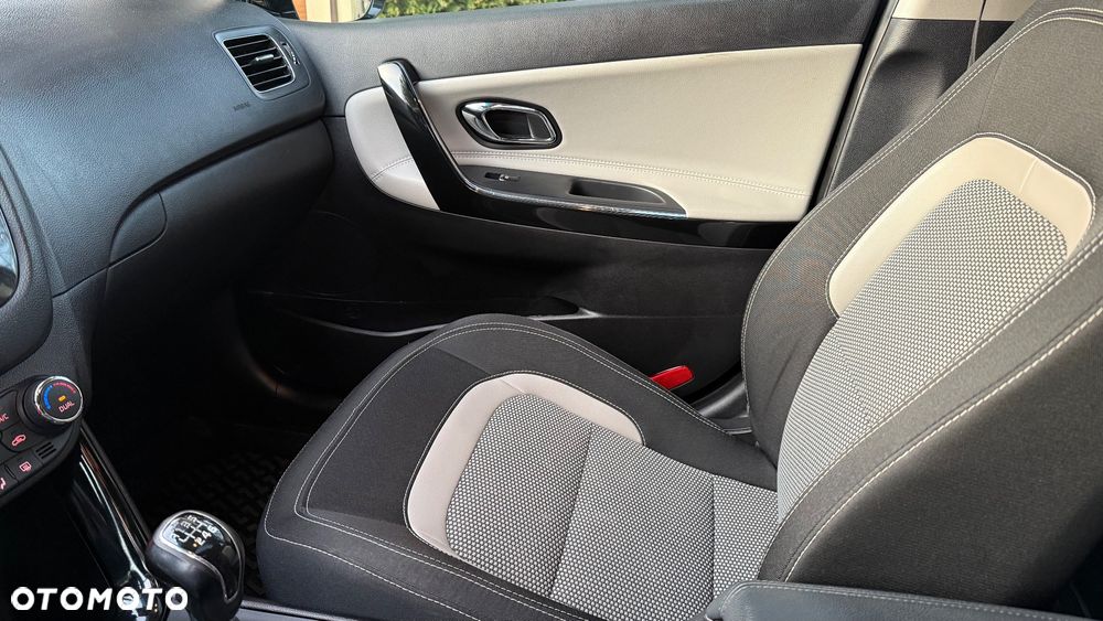 Kia Ceed 1.6 CRDi 136 ISG Platinum Edition - 29