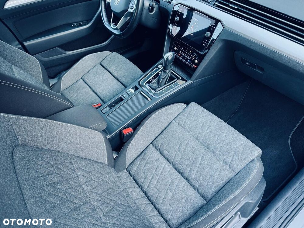 Volkswagen Passat - 15