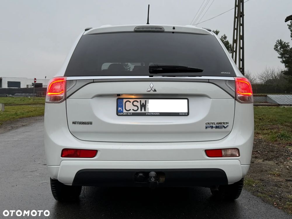 Mitsubishi Outlander 2.0 4WD - 26