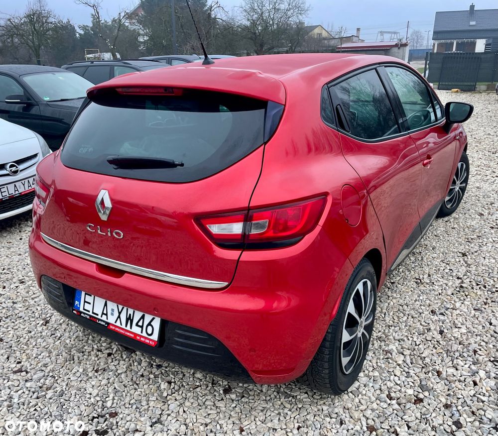 Renault Clio 1.2 16V 75 Luxe - 14