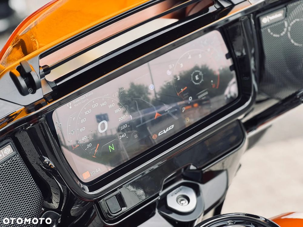 Harley-Davidson CVO Street Glide - 18