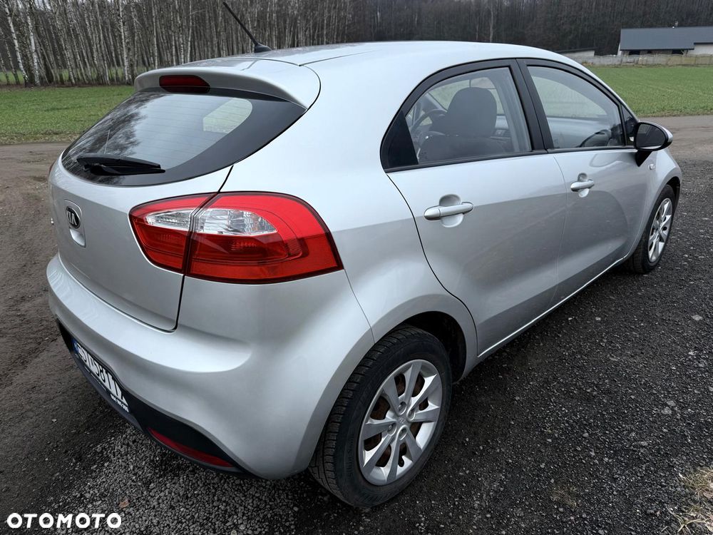 Kia Rio 1.2 Dream Team Edition - 10