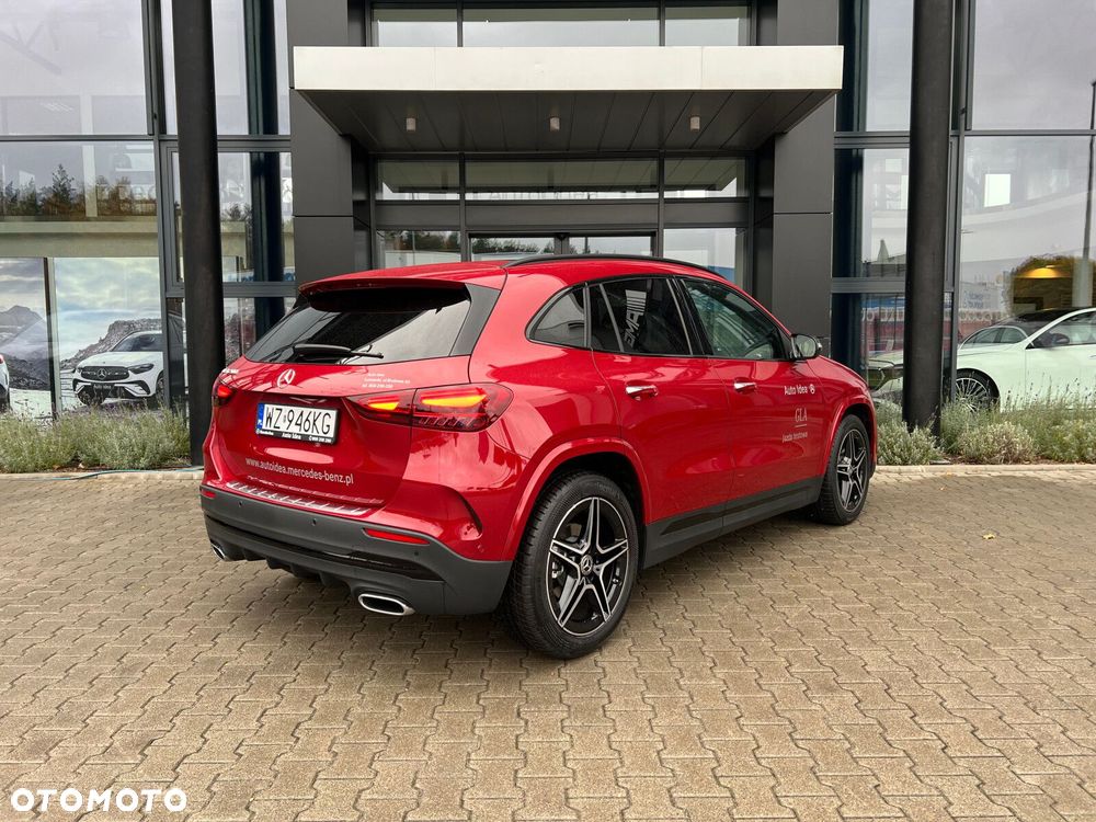 Mercedes-Benz GLA - 17