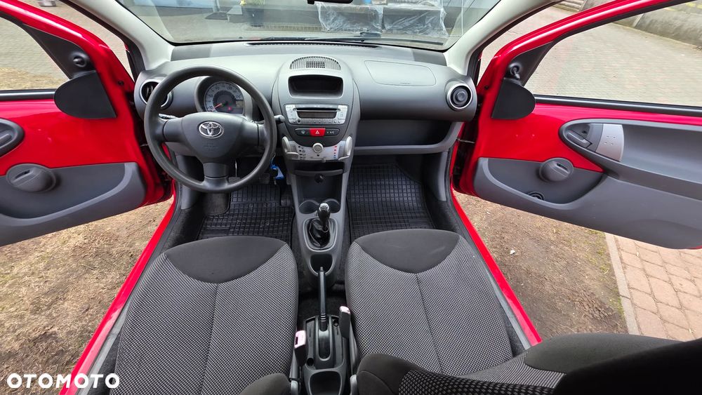 Toyota Aygo Cool - 28
